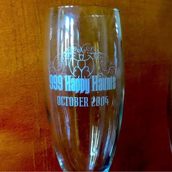 2 Disney 999 Happy Haunts Oct 2004 Champagne Glasses - Picture 3 of 4